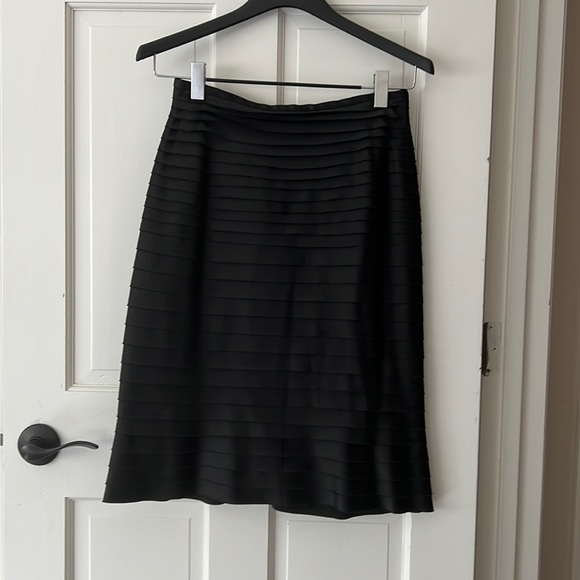Black formal JS collection satin skirt size 6 in a very good condition - Picture 1 of 5